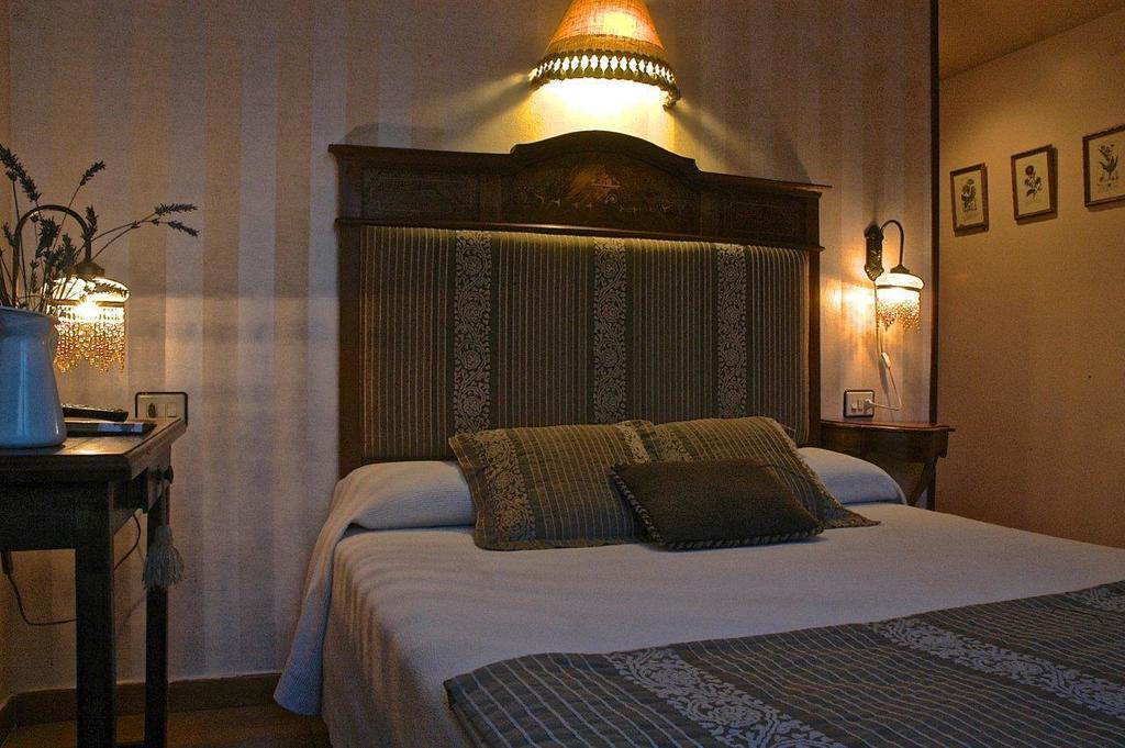 Hotel Casa Frauca Sarvisé الغرفة الصورة