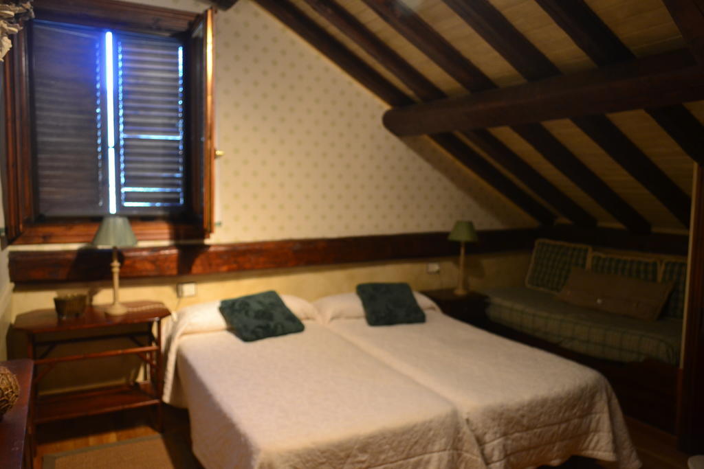 Hotel Casa Frauca Sarvisé الغرفة الصورة